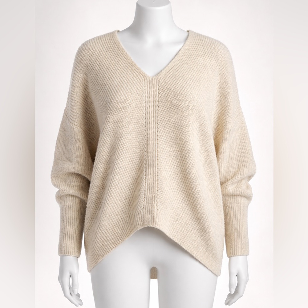 Lulus Cream Ribbed V-Neck Sweater • Oversized Cozy Neutral • Size M